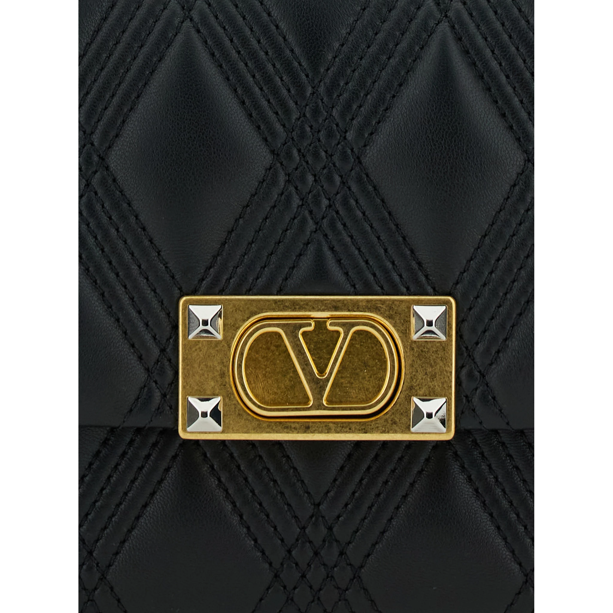 Quiltie 67 Black Shoulder Bag with VLogo Metallic Plate on the Front in Quilted Leather Woman