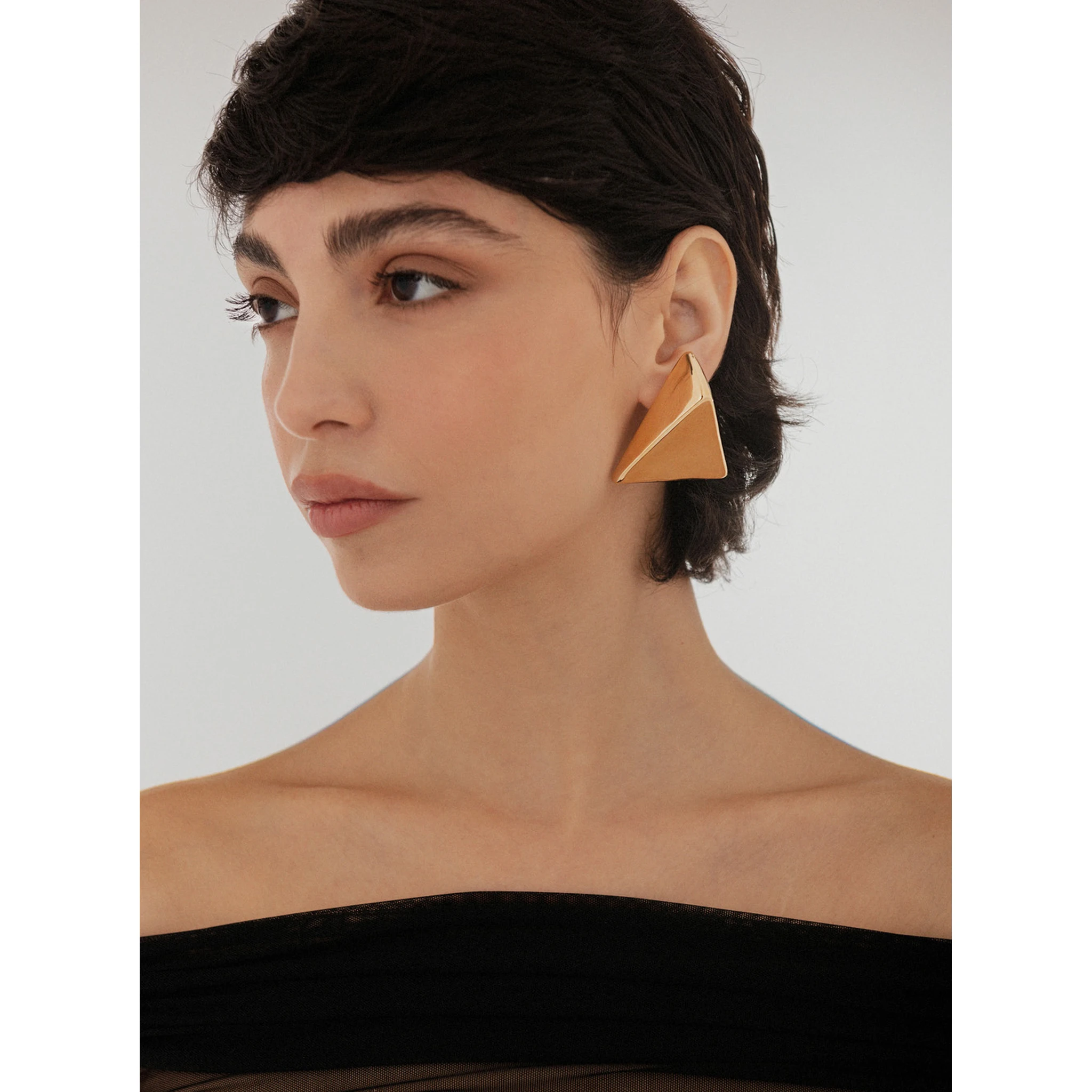 Virtual Metallic Earings with Butterfly Clasp Closure and Triangular Shape  in Silver Plated Bronze Woman