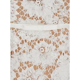 فستان قصير أبيض بدون أكمام بتطريز دانتيل زهري وحافة مزخرفة من مزيج القطن للنساء