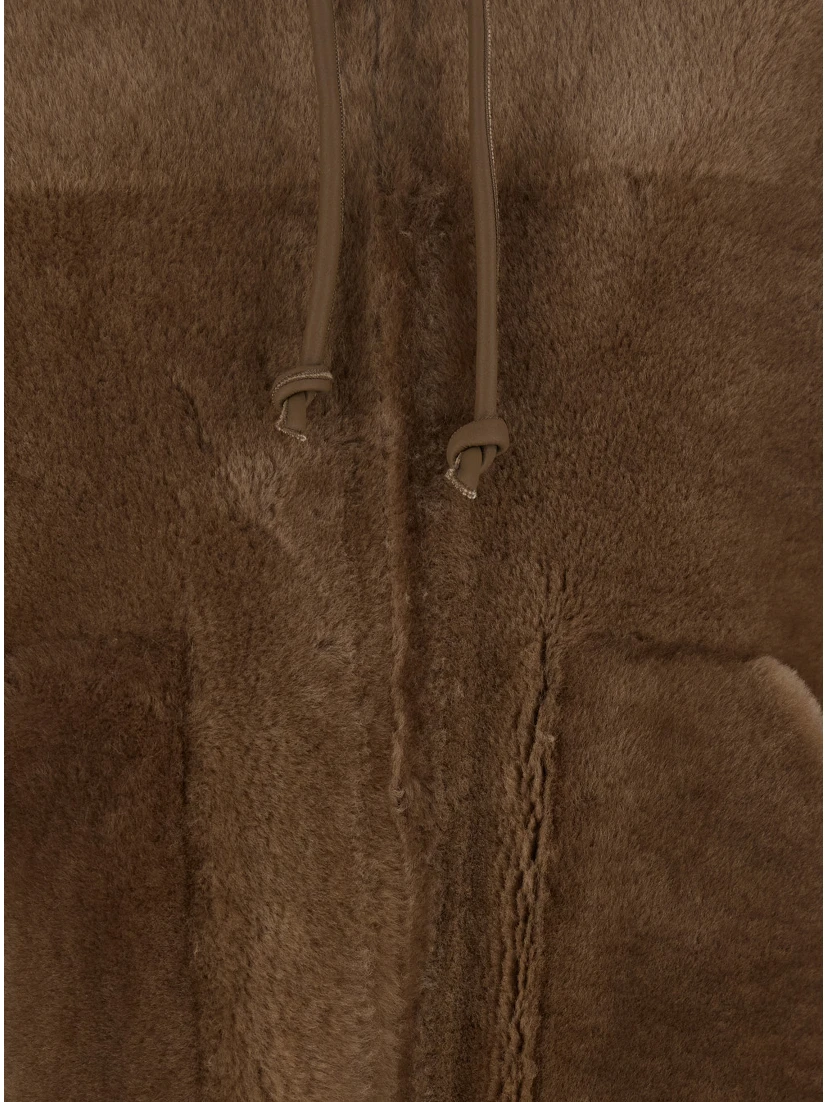 Brown Reversible Shearling Jacket with Drawstring Hood and Front Zip Closure in Fur Woman