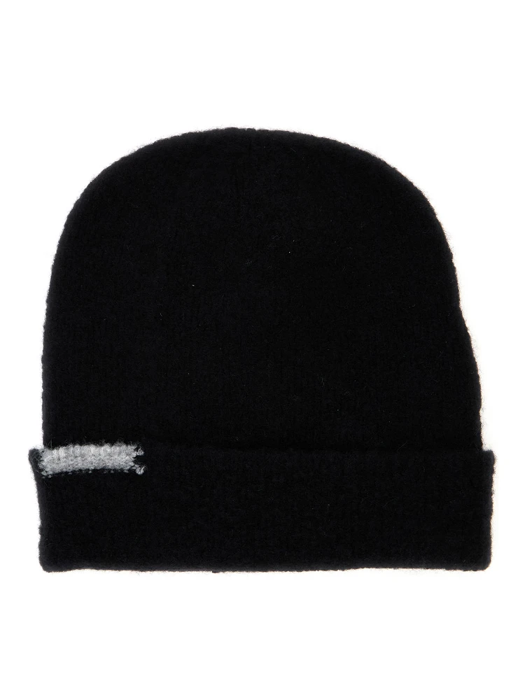 Black Beanie with Contrasting Detail in Wool Woman