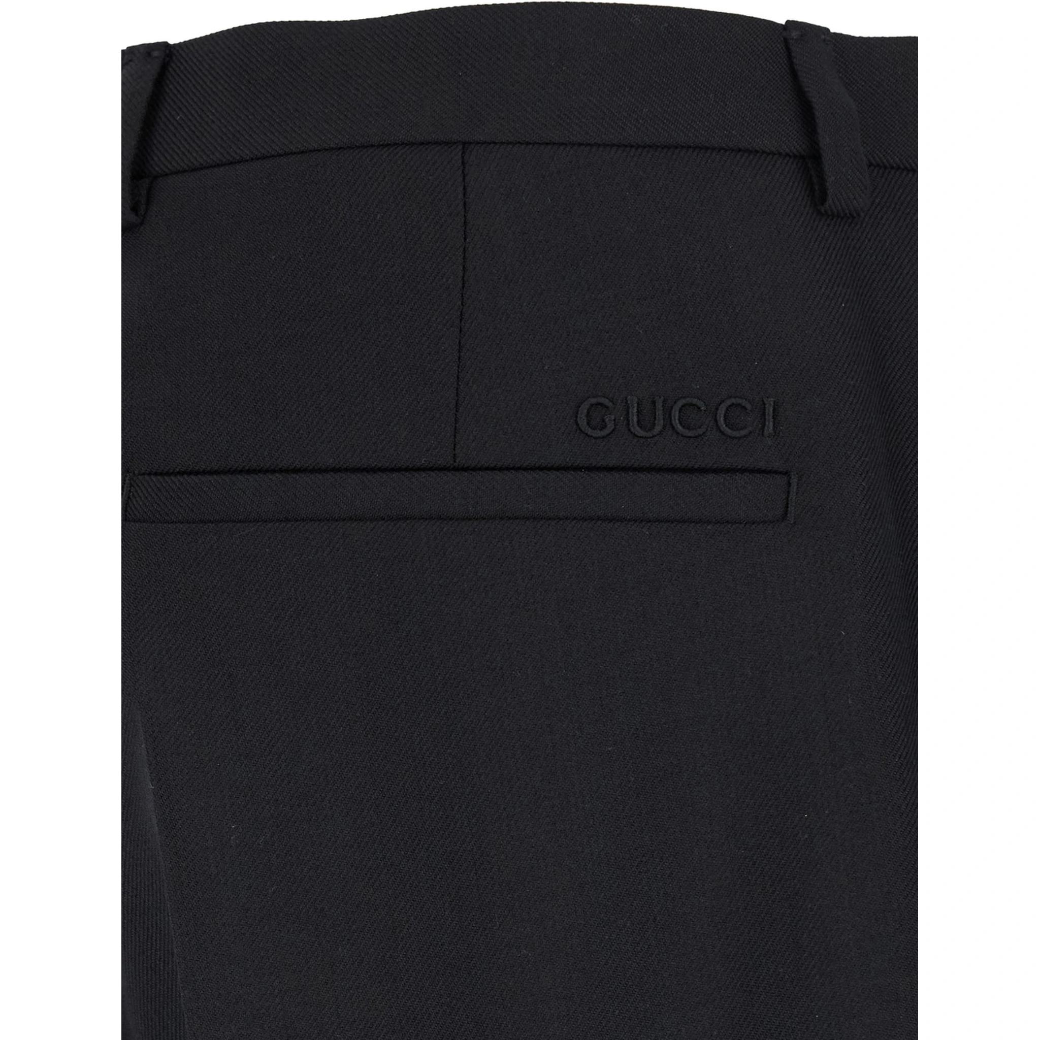 بنطال رجالي أسود مصمم خصيصاً بشعار بنفس اللون من الصوف