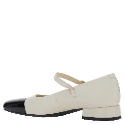 Debby White and Black Slingback Pump with Adjustable Strap in Leather Woman