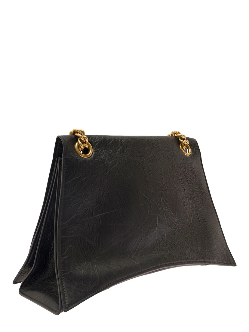 حقيبة كتف متوسطة الحجم من الجلد المدبوغ من ماركة Crus، مزينة بشعار B، للنساء