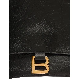 حقيبة كتف متوسطة الحجم من الجلد المدبوغ من ماركة Crus، مزينة بشعار B، للنساء