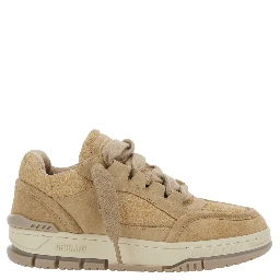 حذاء رياضي نسائي منخفض من Area Lo بيج اللون، مزين بشعار على اللسان ونعل سميك من مزيج الجلد.