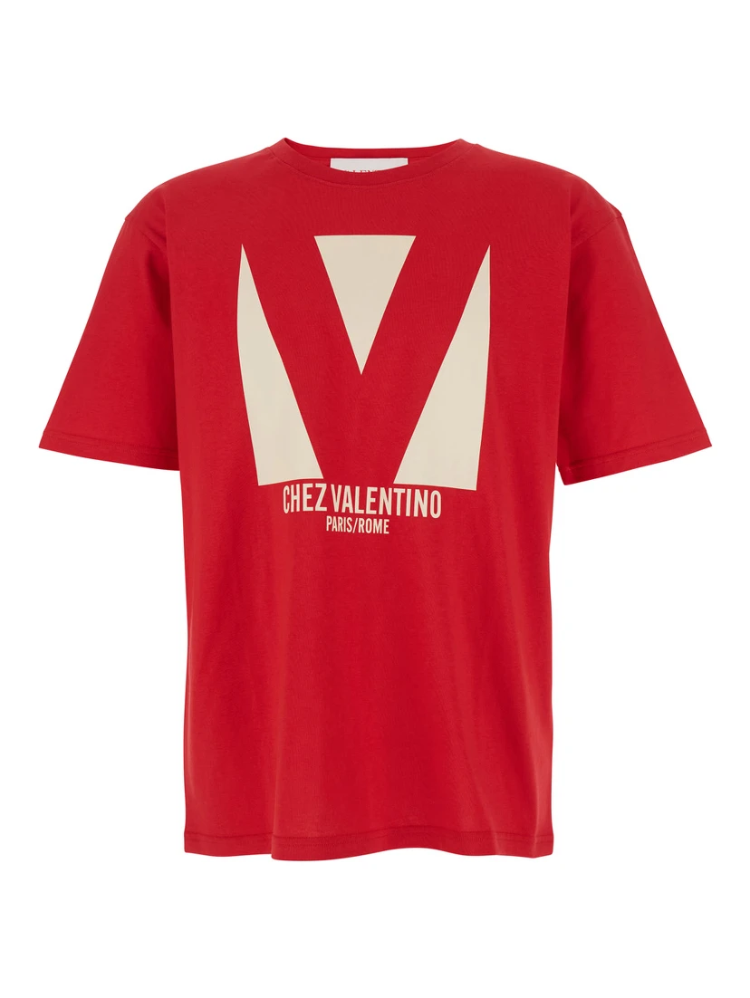 تيشيرت شيز أحمر برقبة دائرية وطبعة شعار ماكسي في الأمام، مصنوع من القطن الرجالي