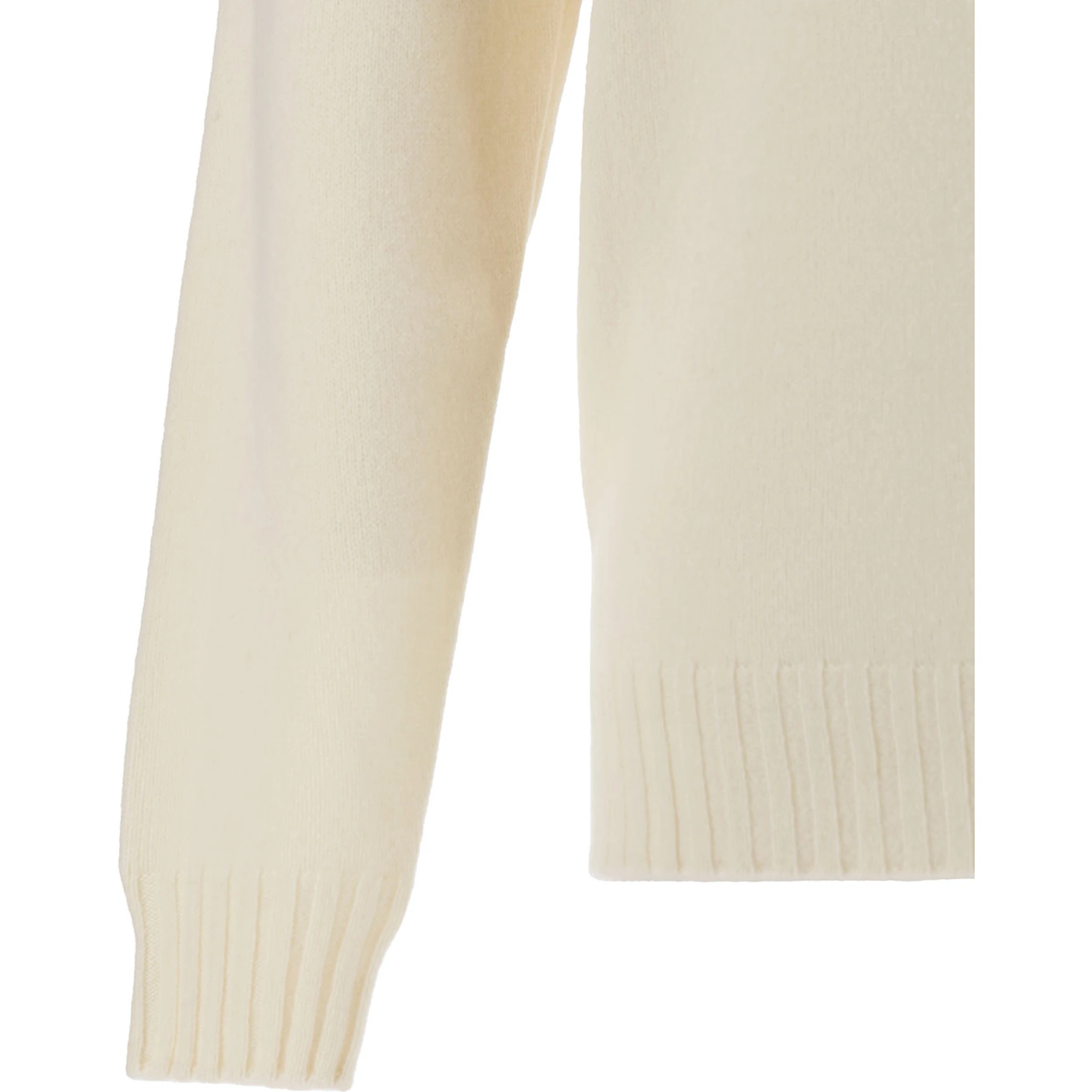 كنزة صوفية بيضاء برقبة عالية وياقة مطوية للرجال