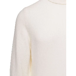 كنزة صوفية بيضاء برقبة عالية وياقة مطوية للرجال