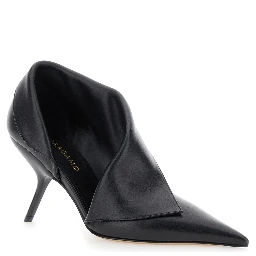 Black Pumps with Pointed Design and Side Opening Detail in Leather Woman