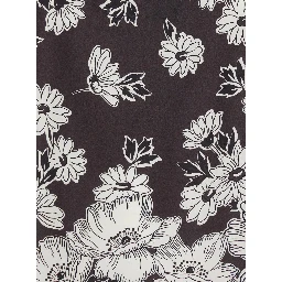 بلوزة بيضاء وسوداء بياقة على شكل حرف V ونقشة زهور كاملة من الحرير للنساء