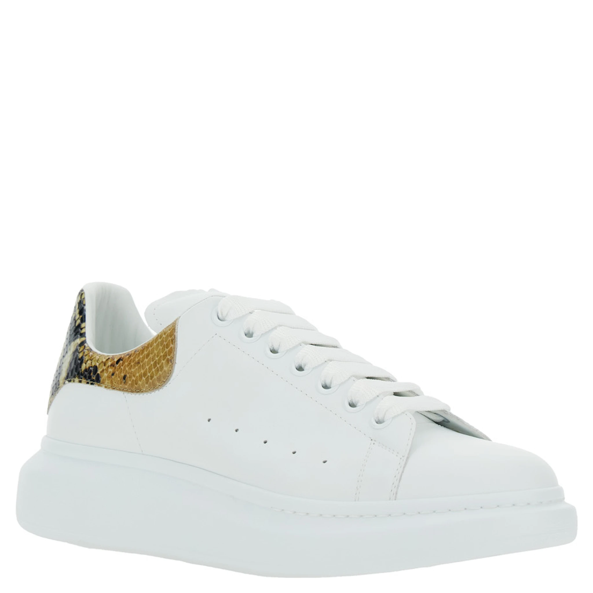 حذاء رياضي أبيض كبير الحجم بنقشة جلد الثعبان على الكعب، مصنوع من الجلد، للرجال