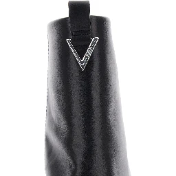 حذاء روبن أسود ذو مقدمة مربعة وشعار في الخلف، مصنوع من الجلد، للنساء