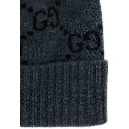 قبعة صوفية رمادية بحافة مطوية من قماش الكشمير بنقشة جاكار جي جي