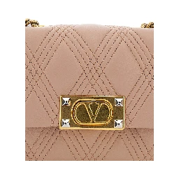 حقيبة كروسبودي مبطنة وردية اللون من كويلتي 67، مزينة بشعار V في الأمام، مصنوعة من الجلد، للنساء