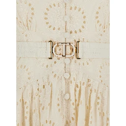 White Long Dress with V-Neck and Waist Belt with Metallic Logo Plaque in Cotton Woman