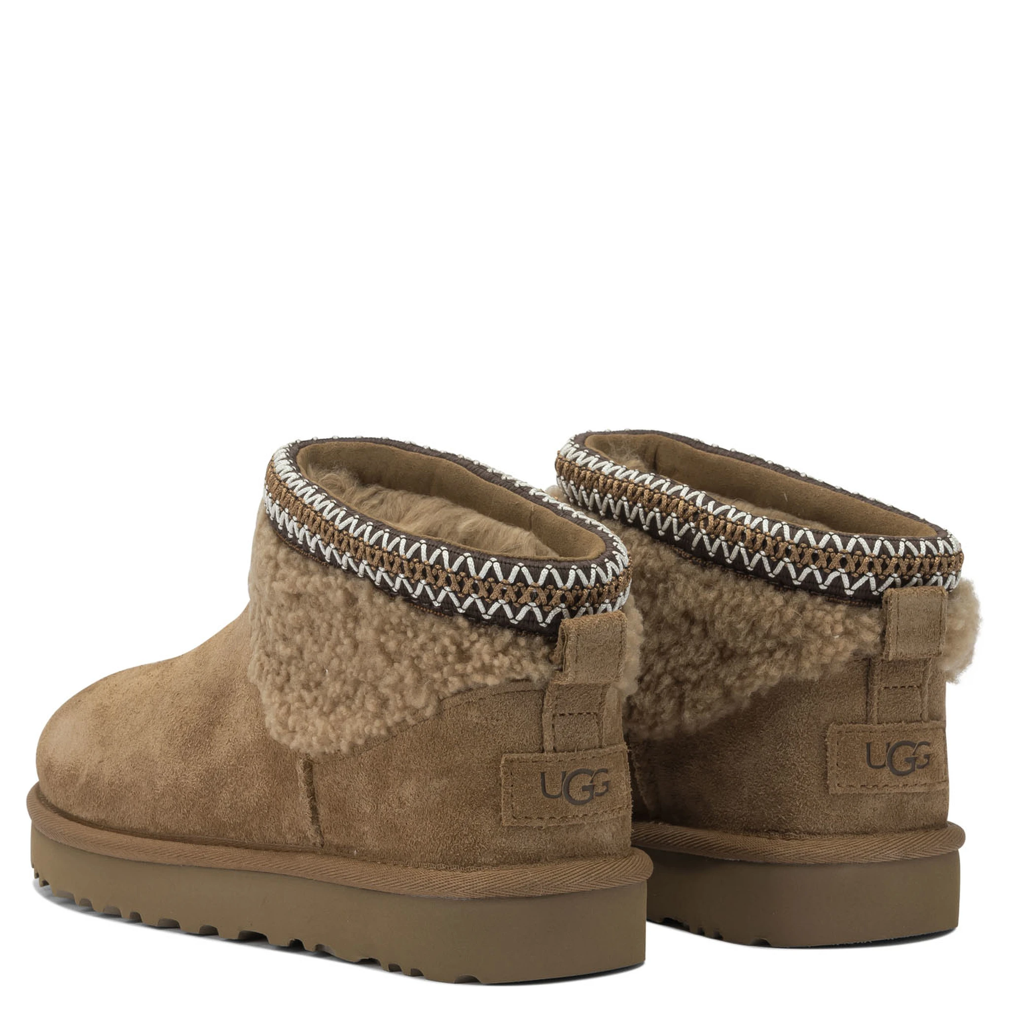 بوت للكاحل "كلاسيكي قصير للغاية ماكسي مجعد"