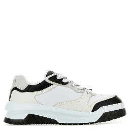 أحذية رياضية