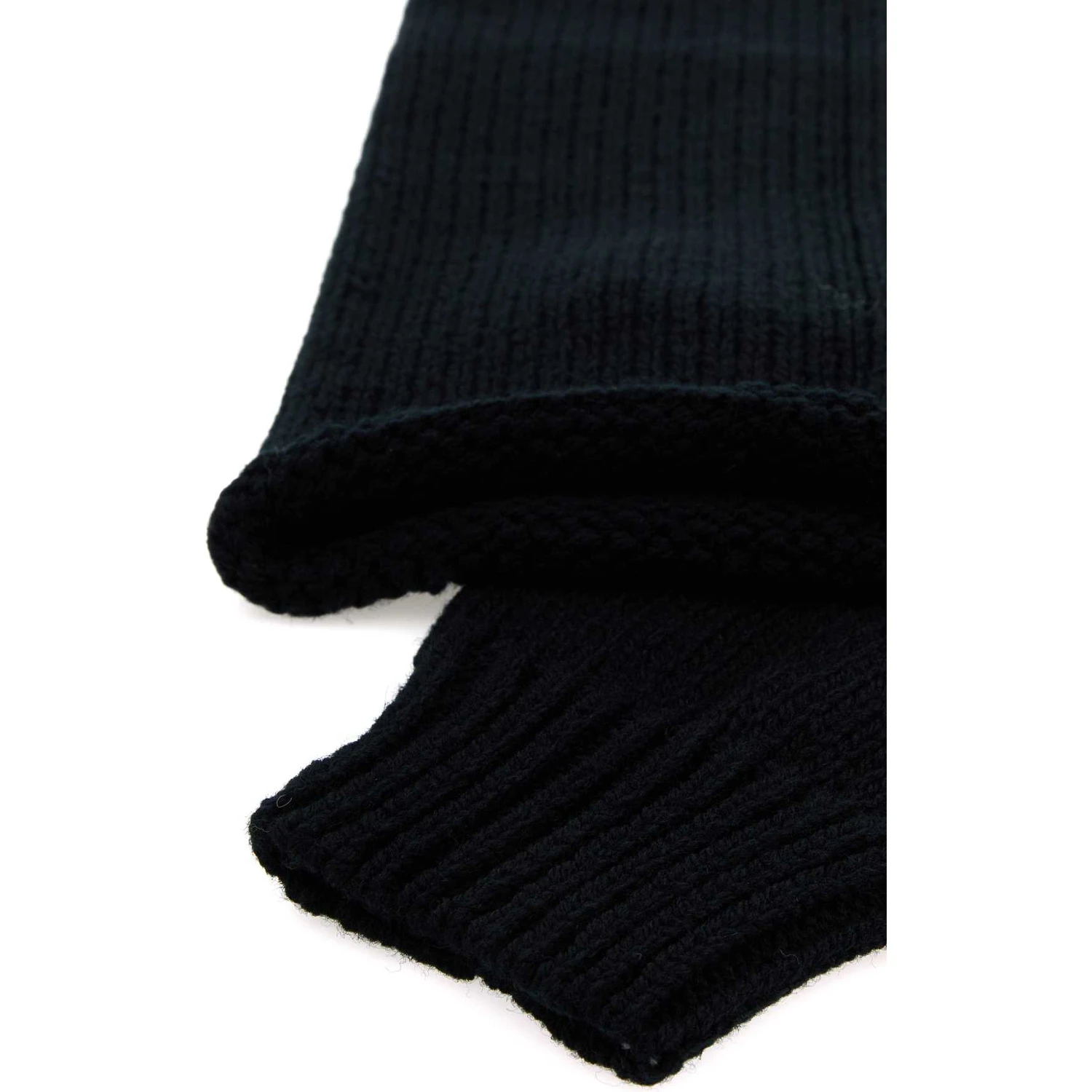 02780-MOIRA 9706 MKCUFFS