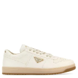 أحذية رياضية