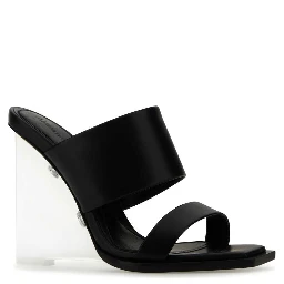 أحذية رياضية