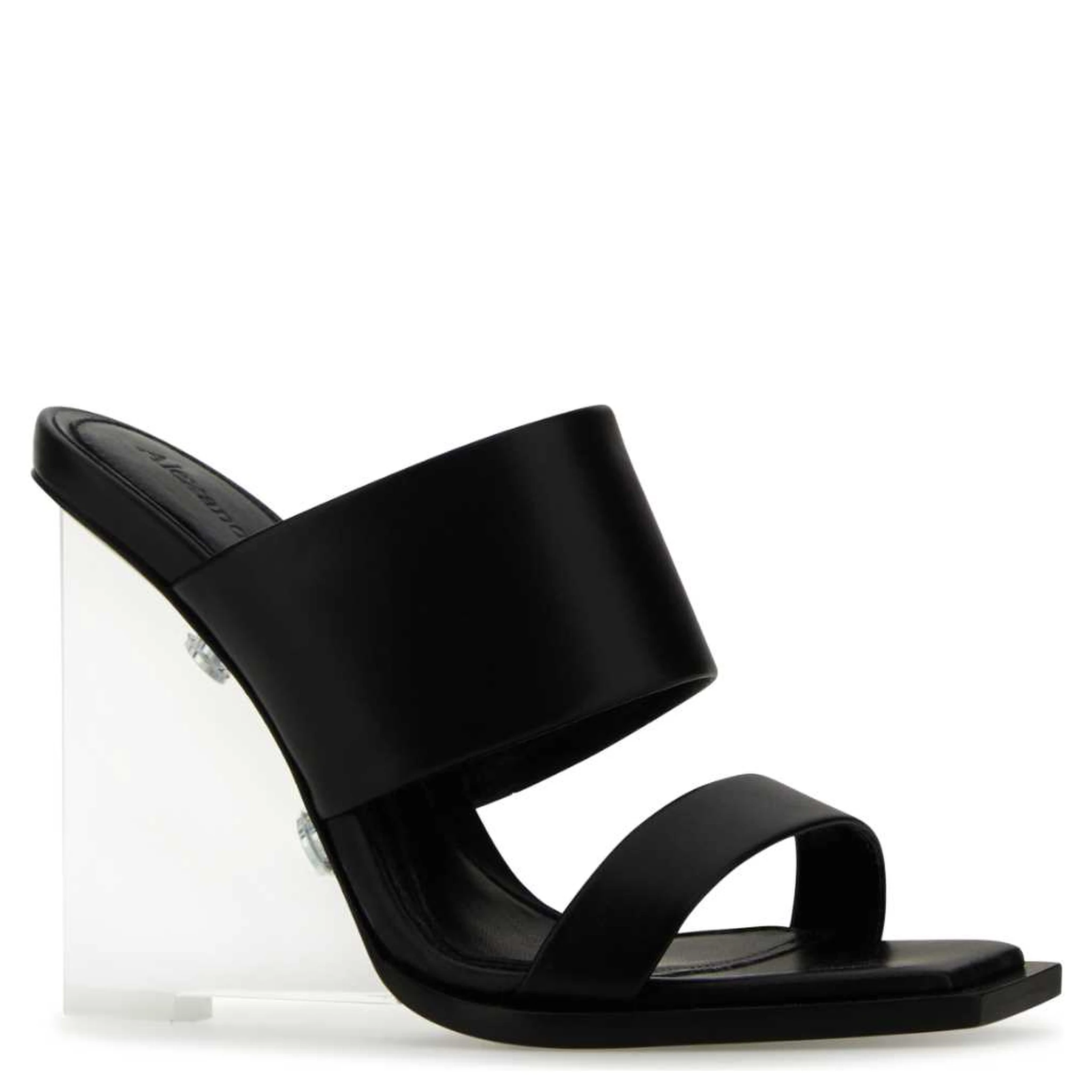 أحذية رياضية