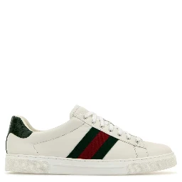 أحذية رياضية