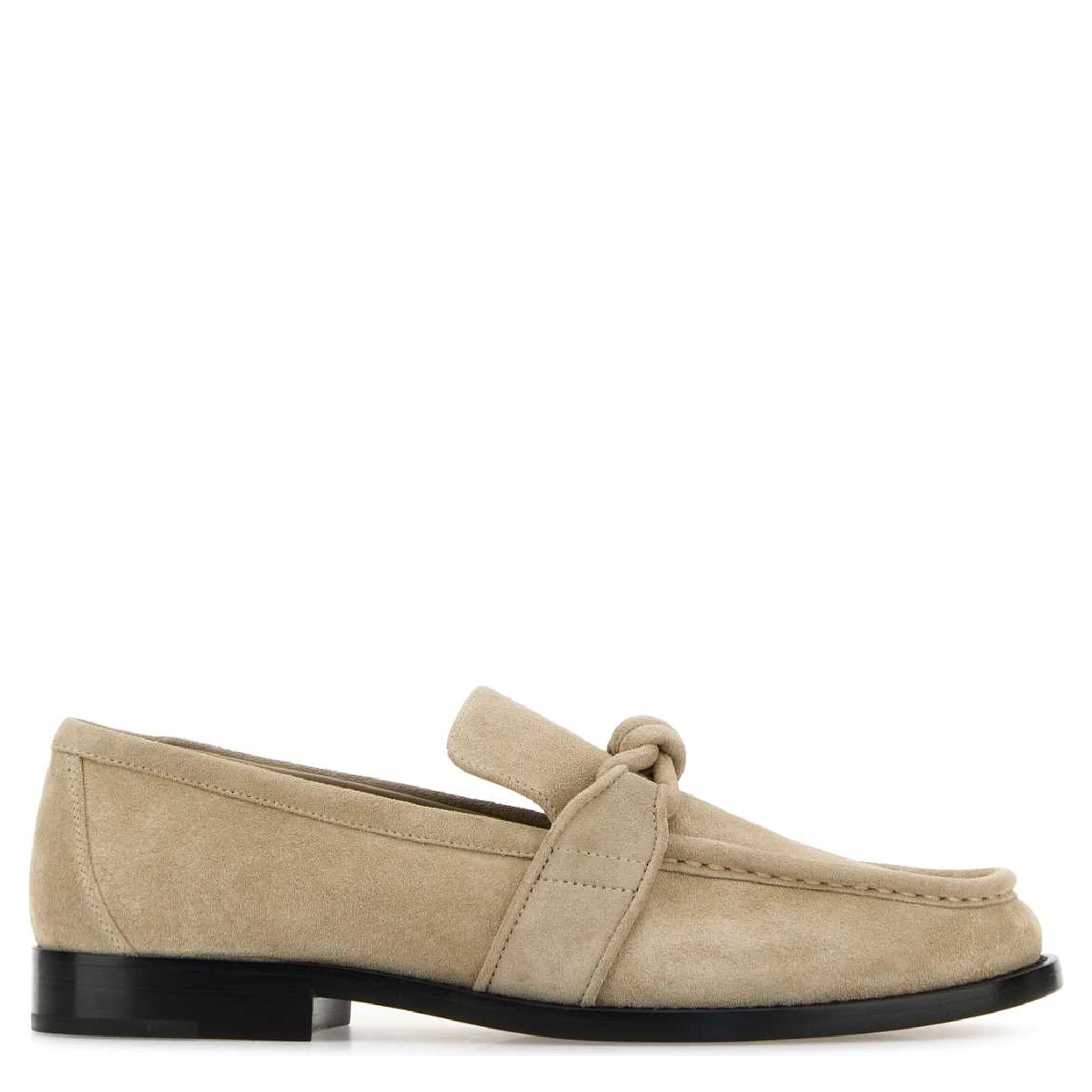 حذاء موكاسين بشرابة من جلد الغزال