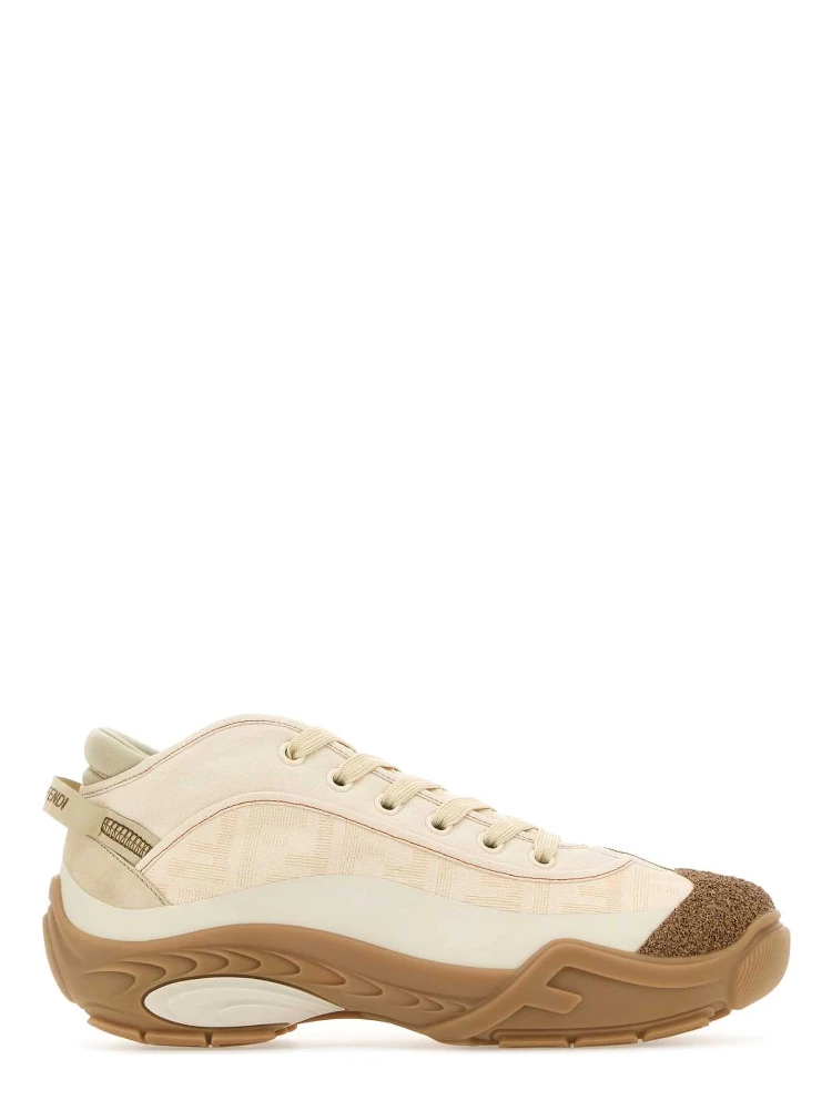 أحذية رياضية