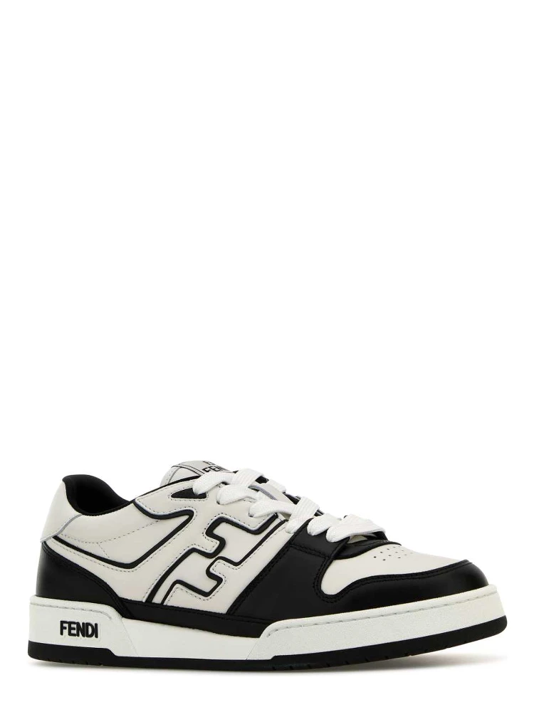 حذاء رياضة alternative