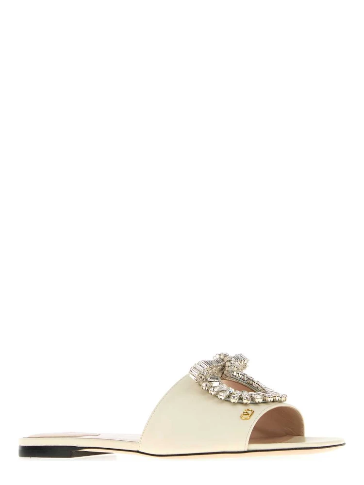 SLIDE | VALENTINO GARAVAN alternative