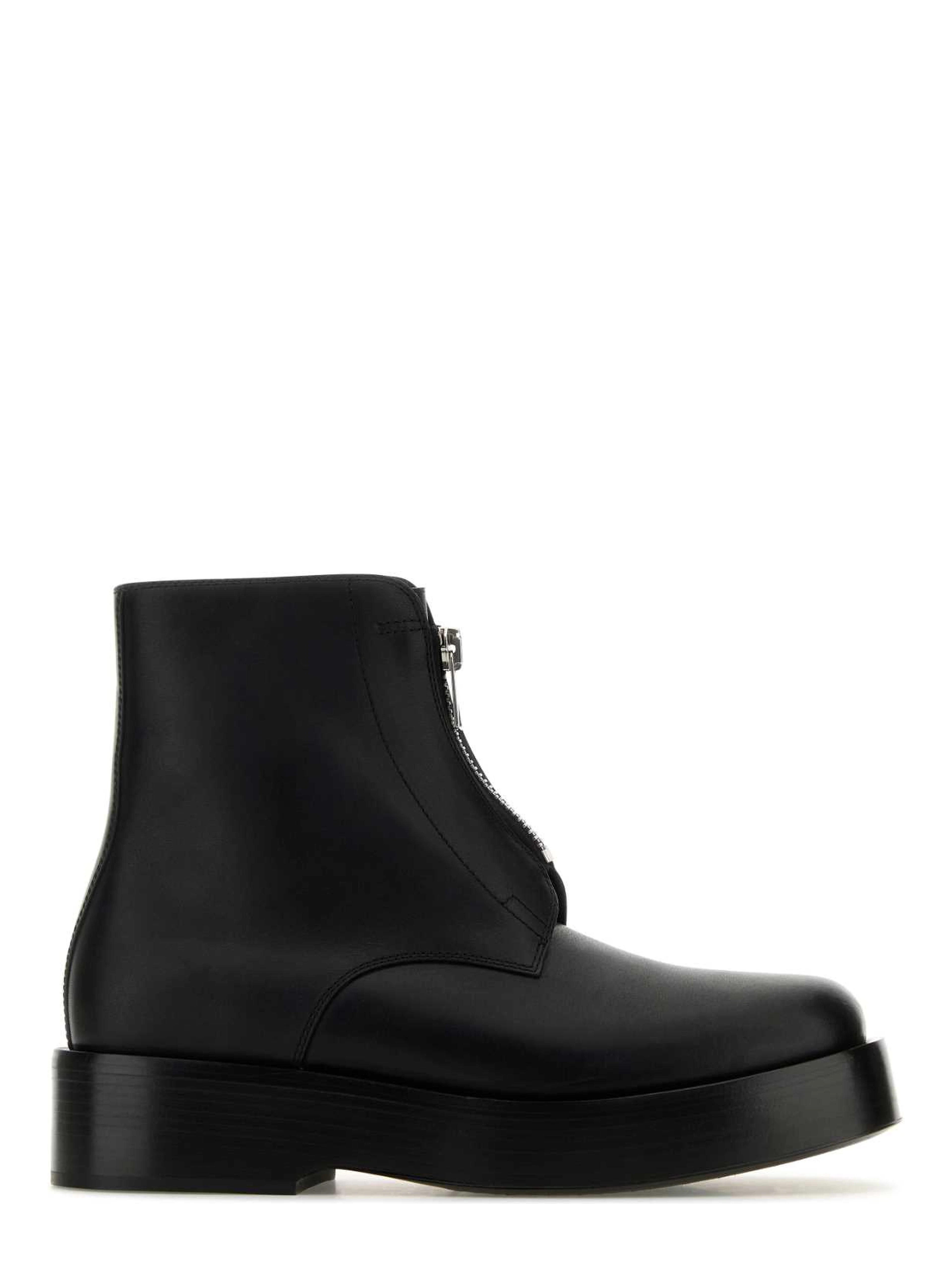 ZIP LEATHER BOOT