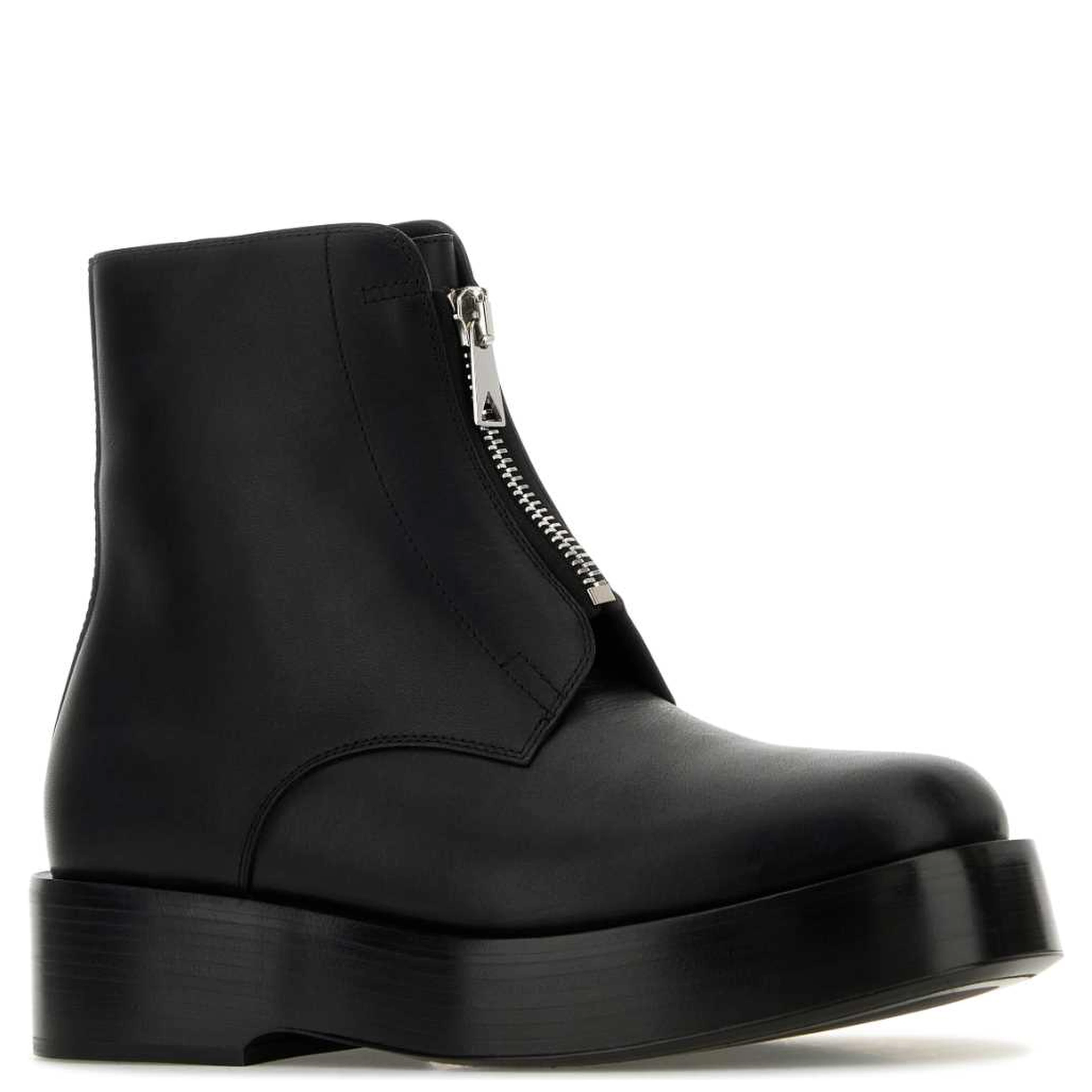ZIP LEATHER BOOT