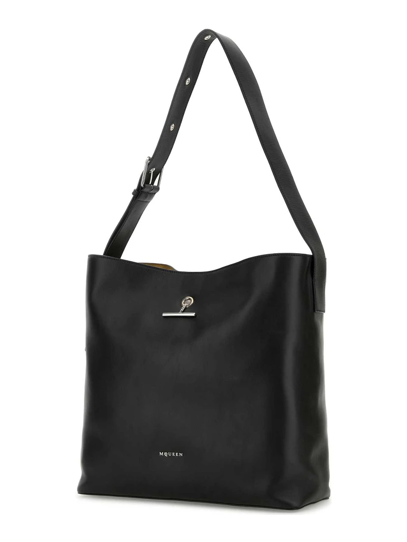PENDANT SHOULDER BAG