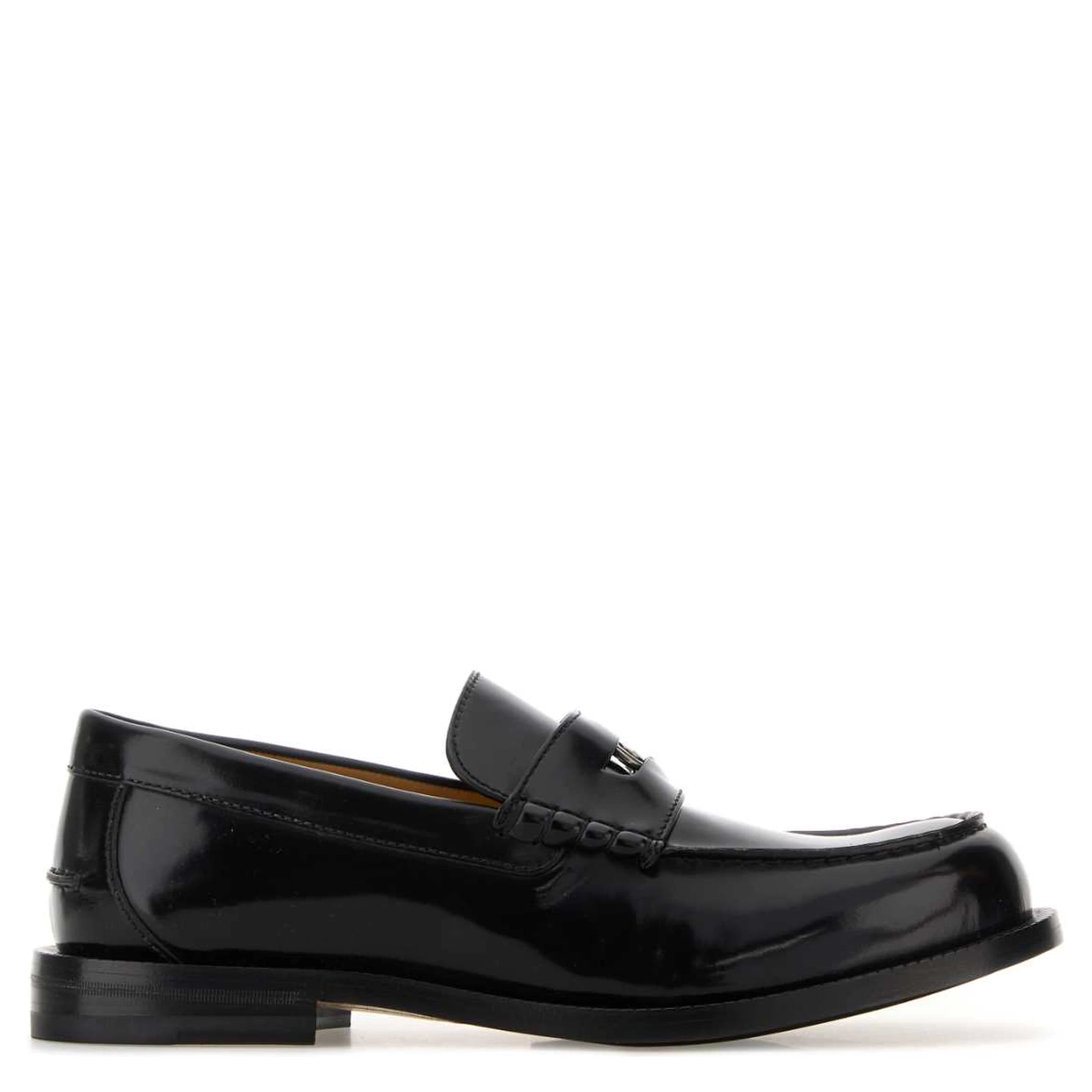 حذاء بدون كعب