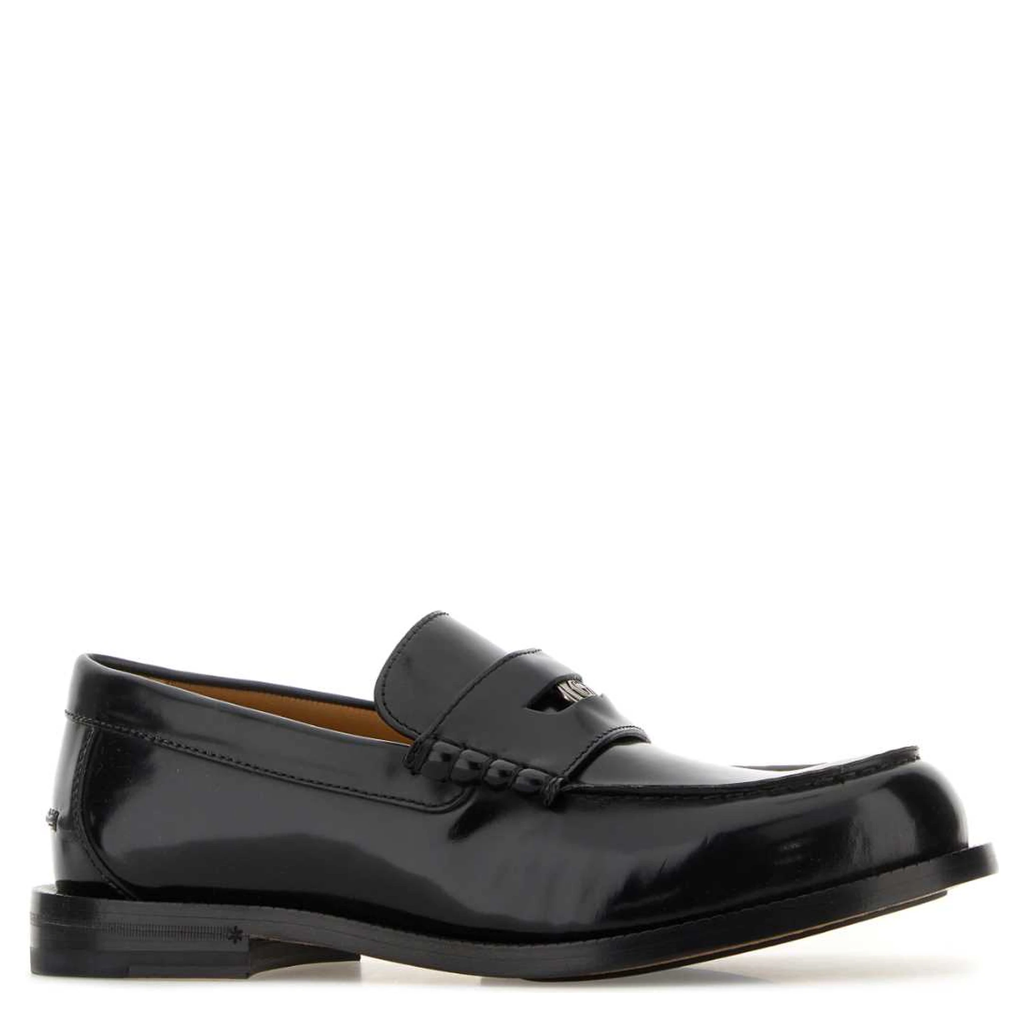 حذاء بدون كعب