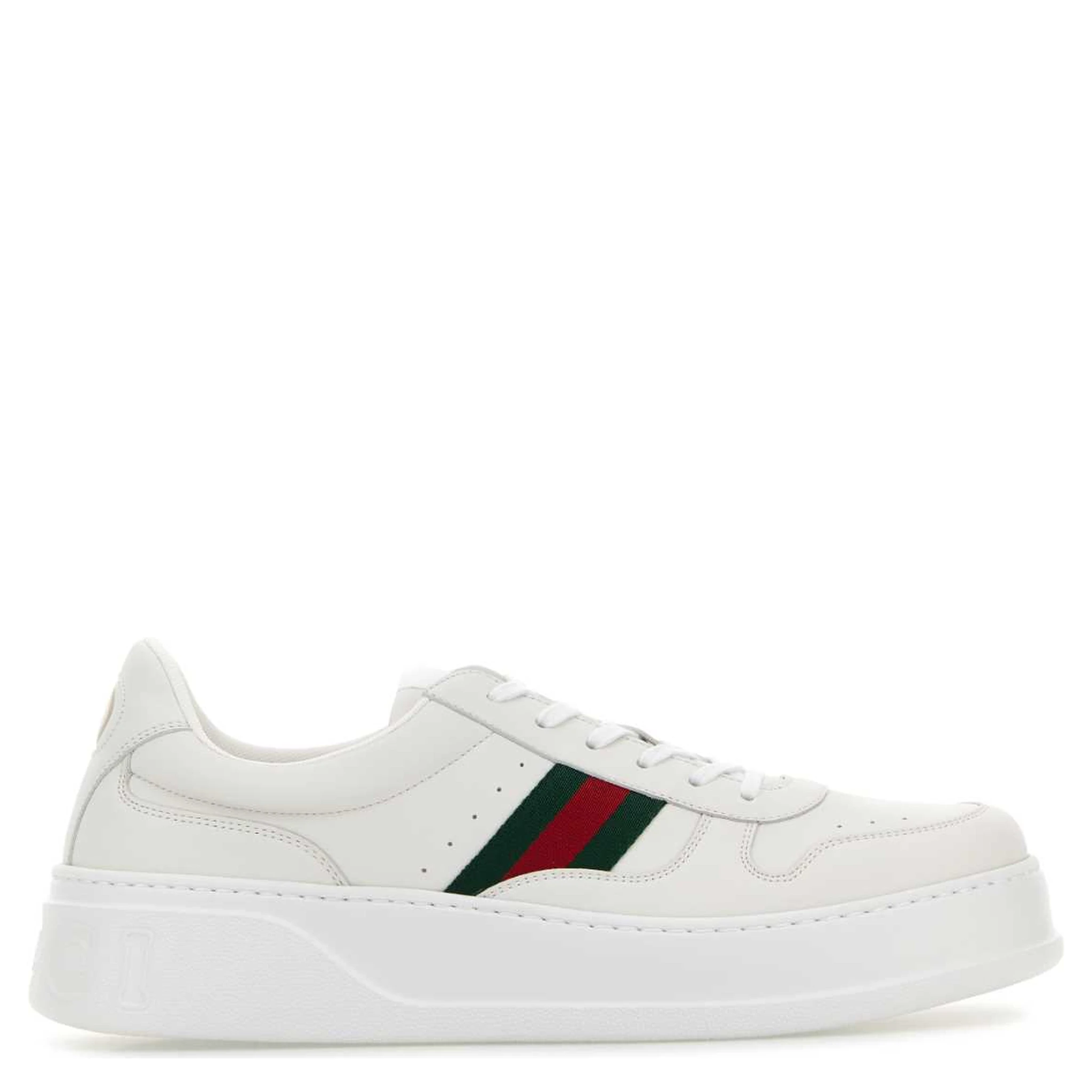 أحذية رياضية