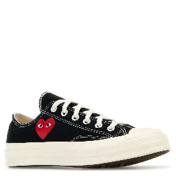 أحذية رياضية