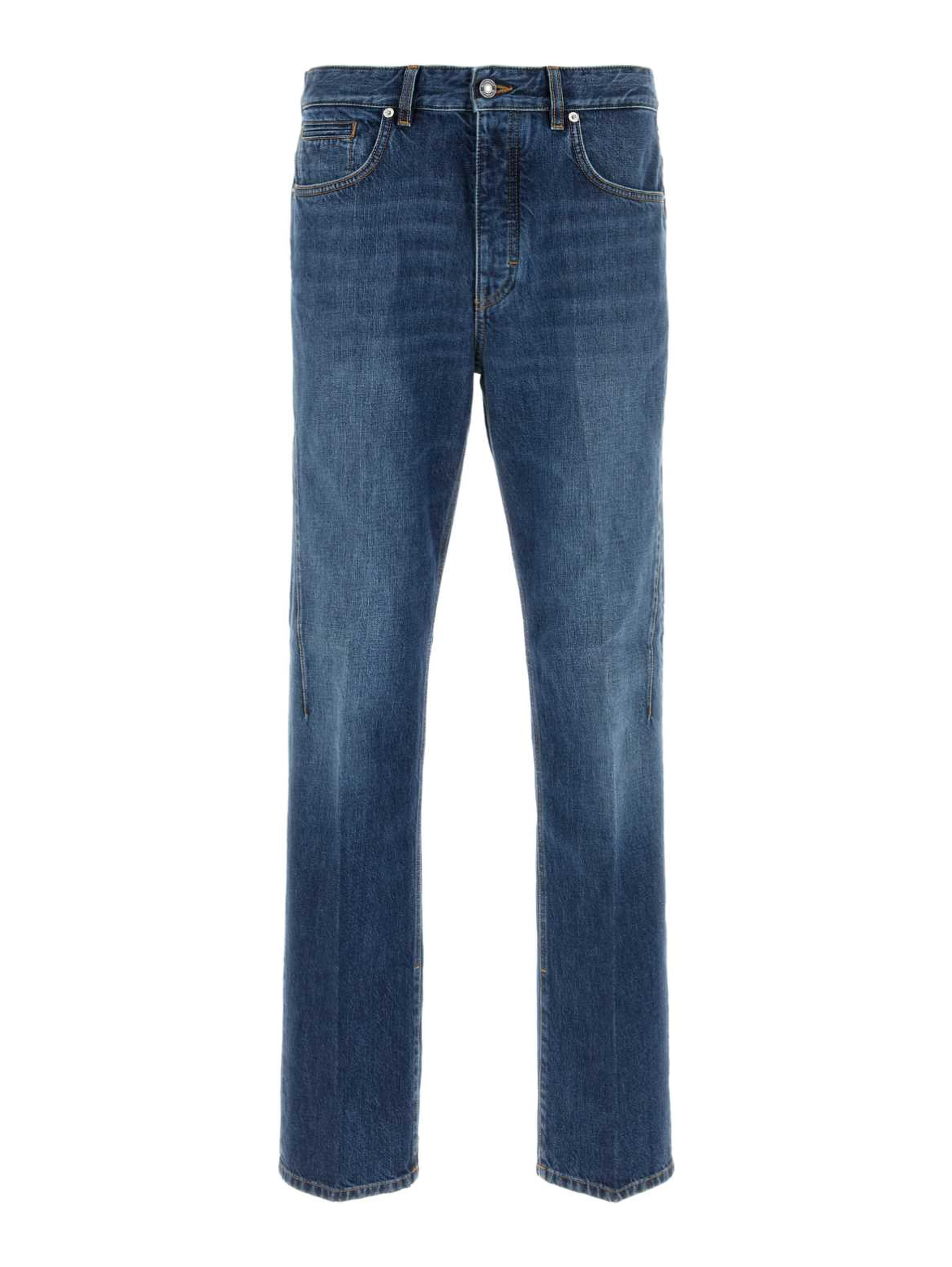 STRAIGHT FIT