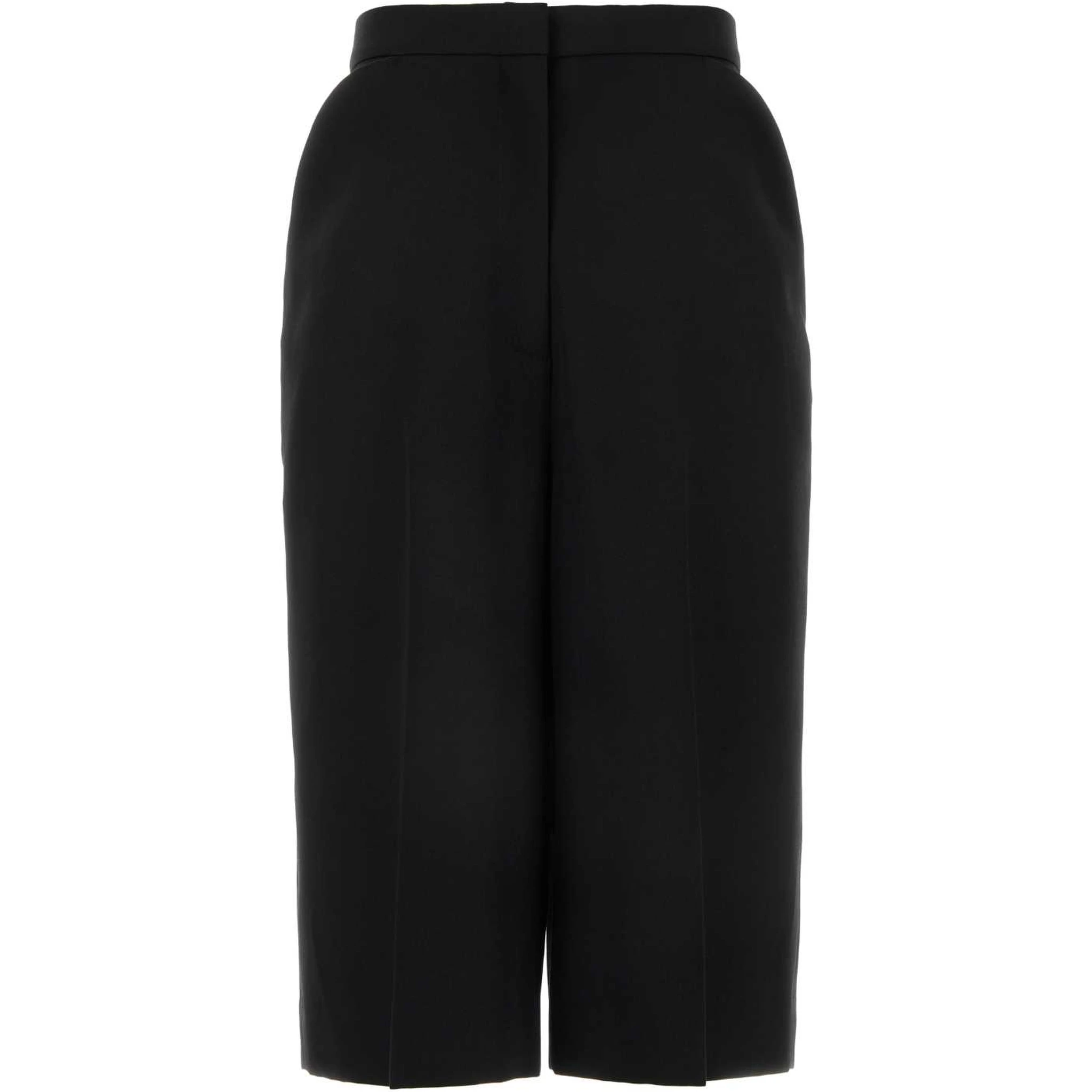 CURVED POCKET SHORTS