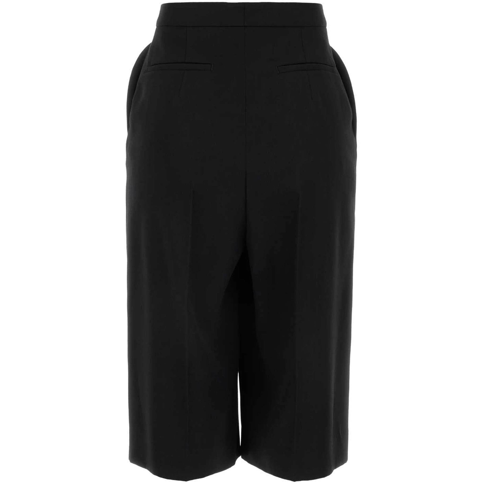 CURVED POCKET SHORTS