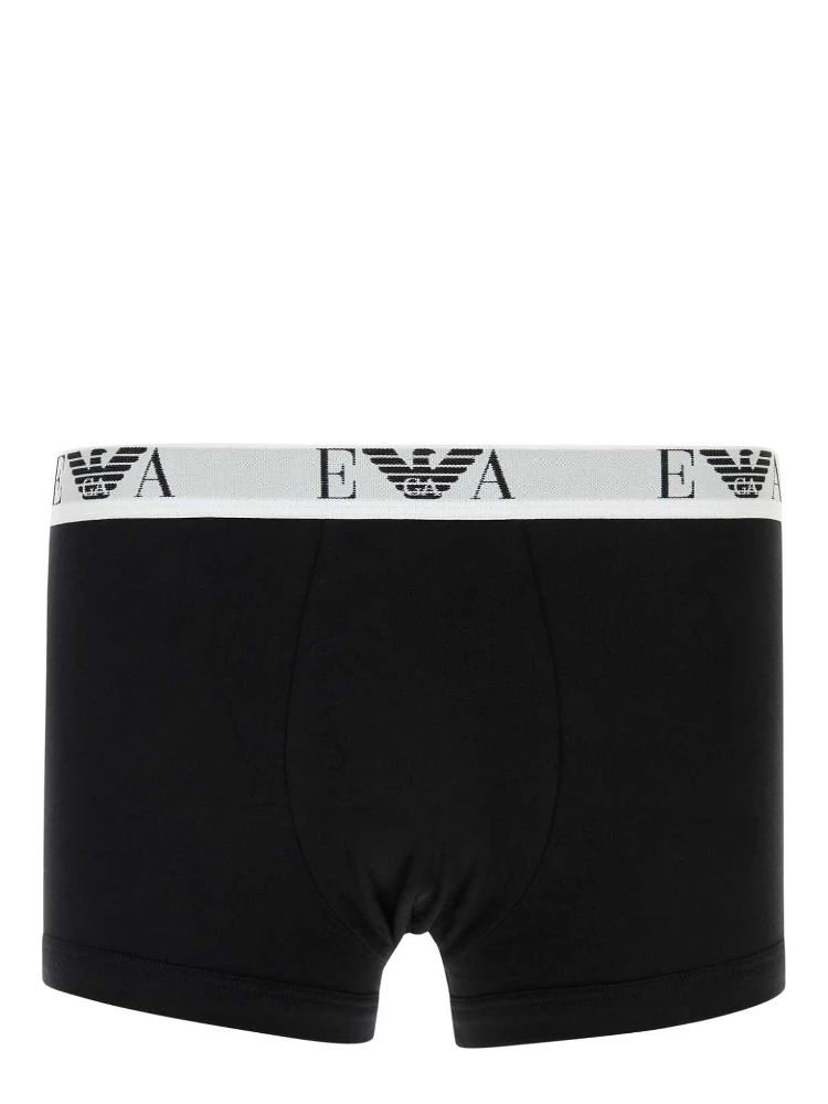 صندوق السيارة الثلاثي