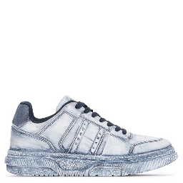 أحذية رياضية