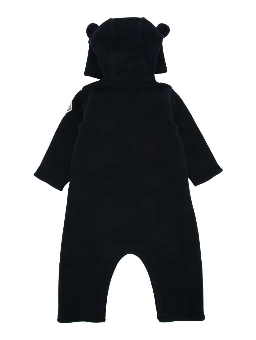 ياقة دائرية