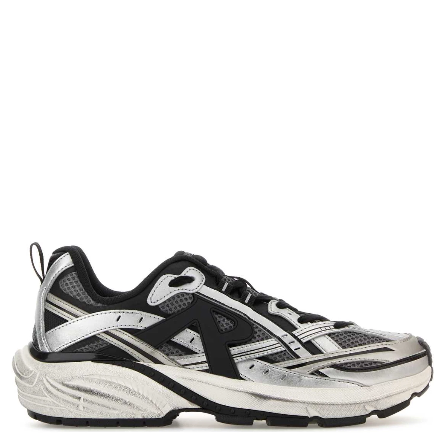 STORM RUNNER