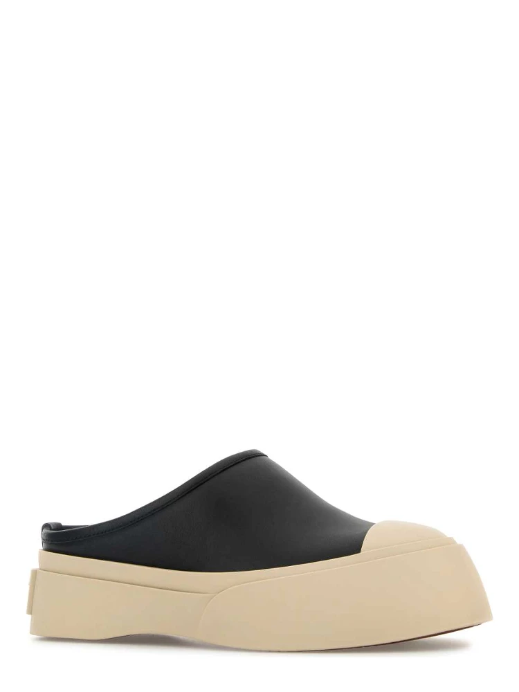 SNEAKERS alternative