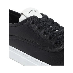 حذاء رياضي أسود من جيفنشي