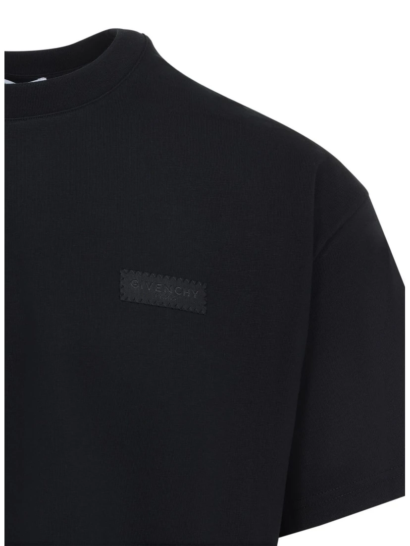 تيشيرتات وبولو جيفنشي سوداء