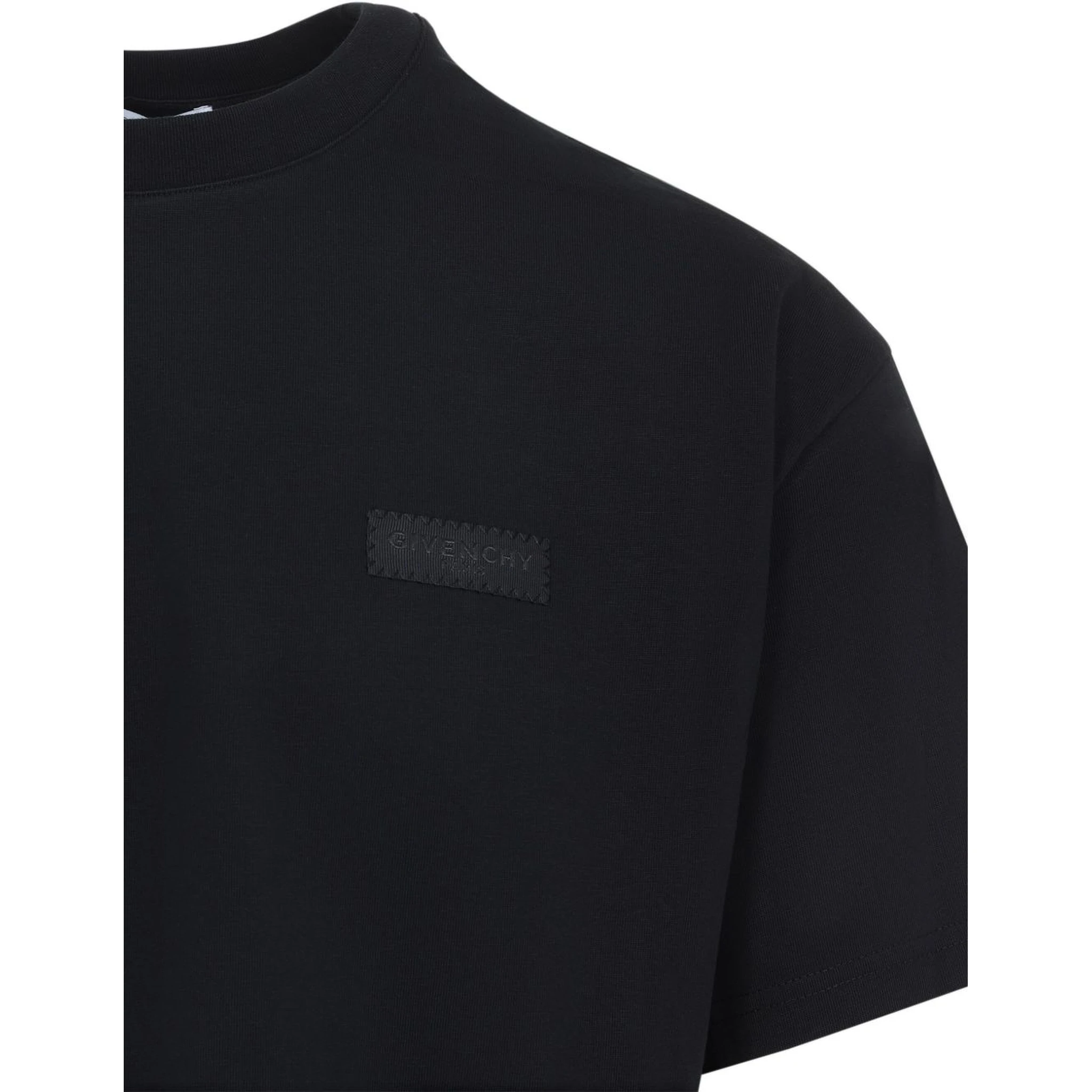 تيشيرتات وبولو جيفنشي سوداء