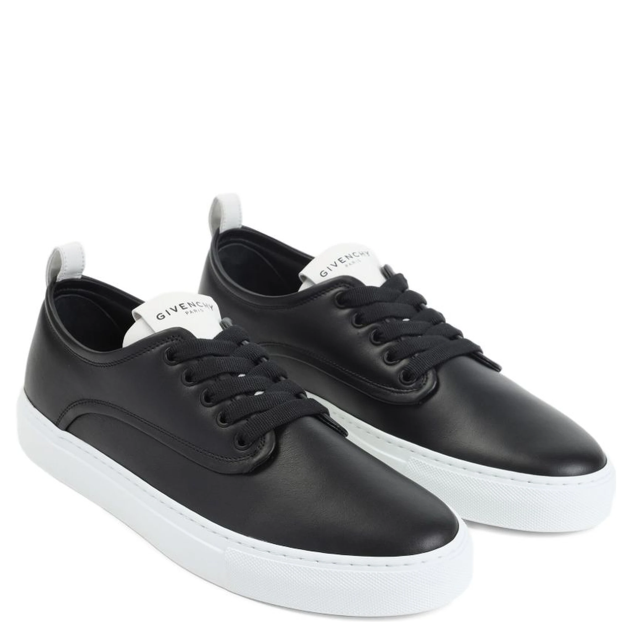 حذاء رياضي أسود من جيفنشي